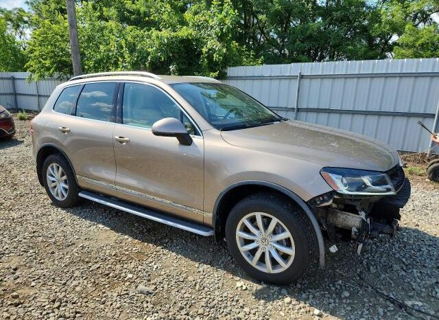 
								2016 Volkswagen Touareg full									