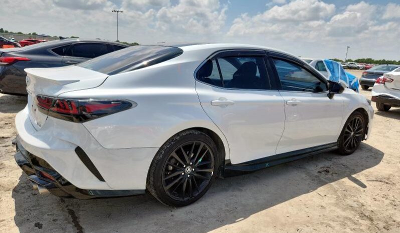 
								2018 Toyota Camry full									