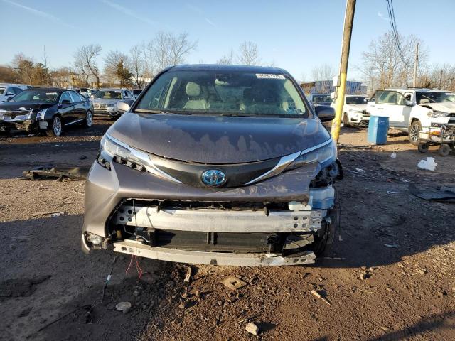 2021 Toyota Sienna xle