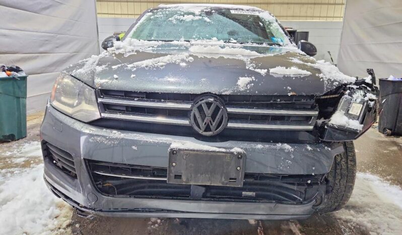 
								2012 Volkswagen Touareg full									