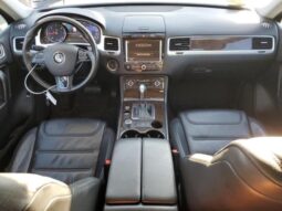 
										2014 Volkswagen Touareg full									