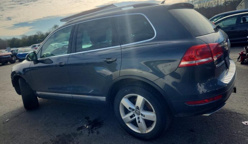 
								2012 Volkswagen Touareg full									