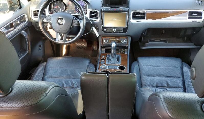
								2016 Volkswagen Touareg full									