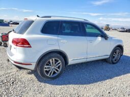 
										2015 Volkswagen Touareg full									