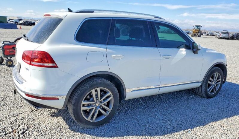 
								2015 Volkswagen Touareg full									