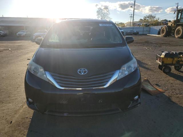 2014 Toyota Sienna xle