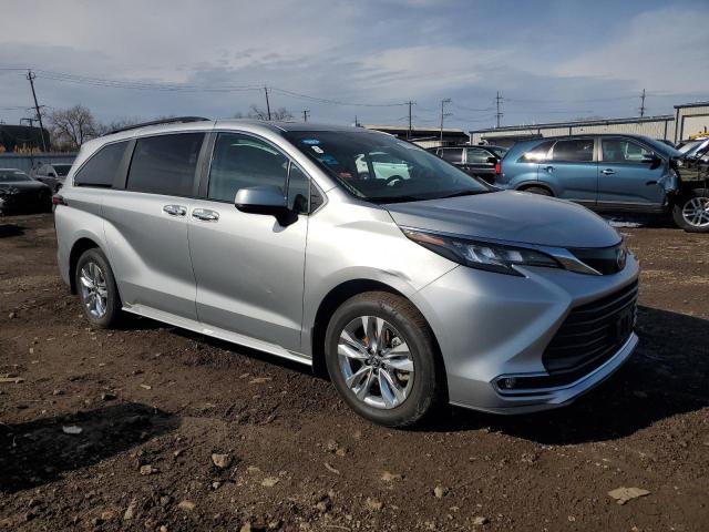 2024 Toyota Sienna xle
