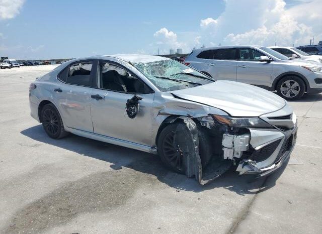 
								2021 Toyota Camry se full									