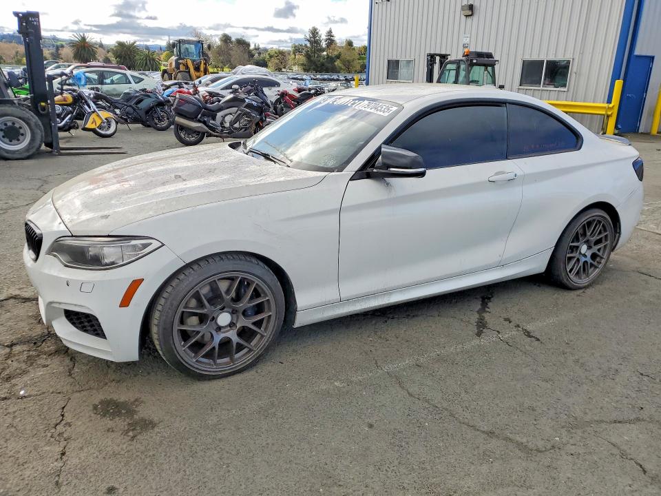 2016 BMW M235i