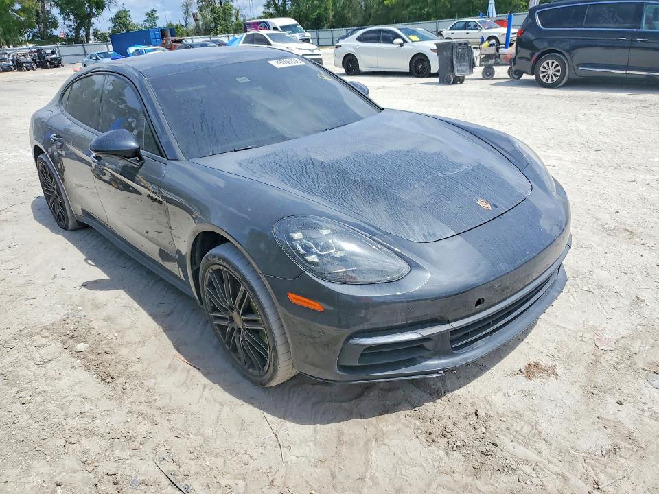 2018 Porsche Panamera