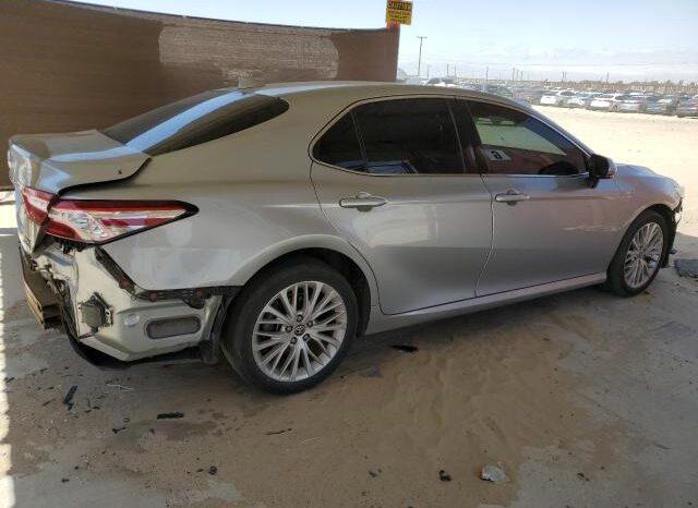
								2020 Toyota Camry xle full									