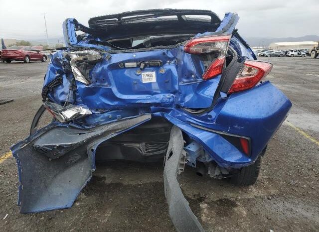 
								2020 Toyota C-hr full									