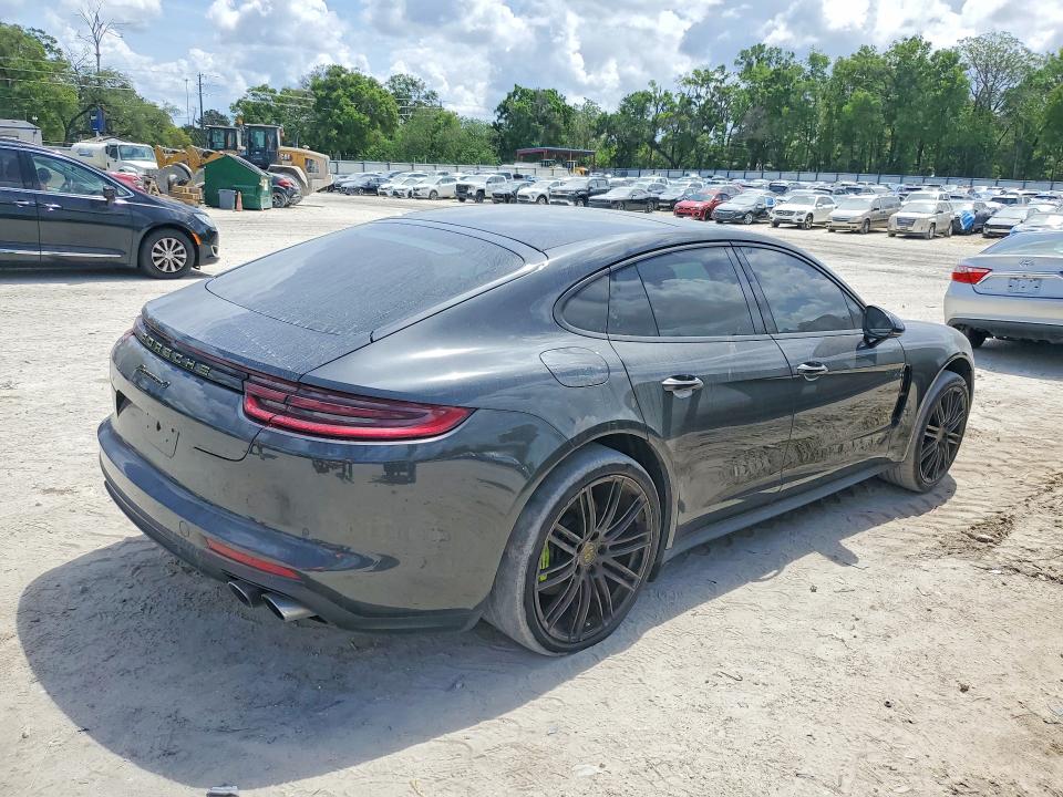 2018 Porsche Panamera
