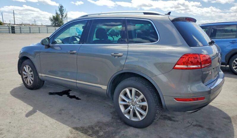 
								2014 Volkswagen Touareg full									