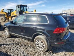 
										2011 Volkswagen Touareg full									