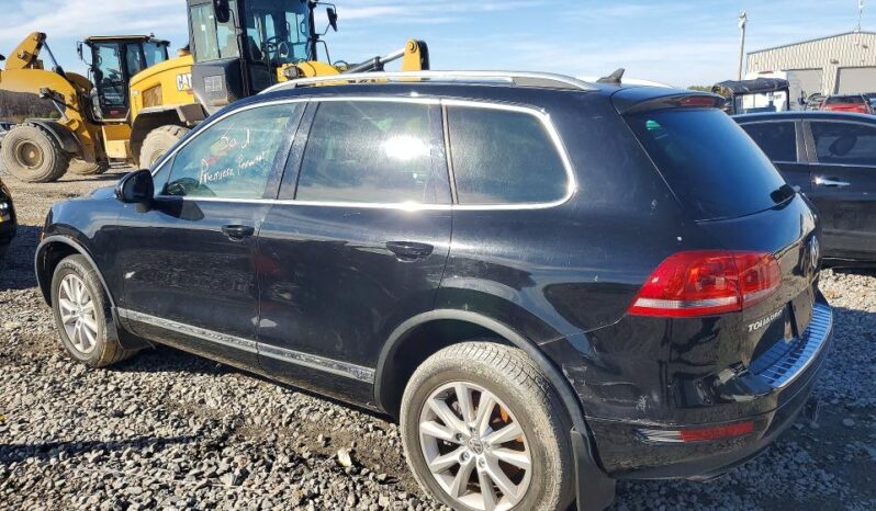 
								2011 Volkswagen Touareg full									