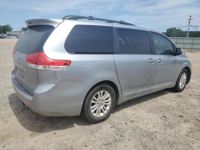 2013 Toyota Sienna xle