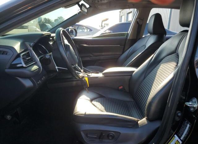 
								2020 Toyota Camry se full									