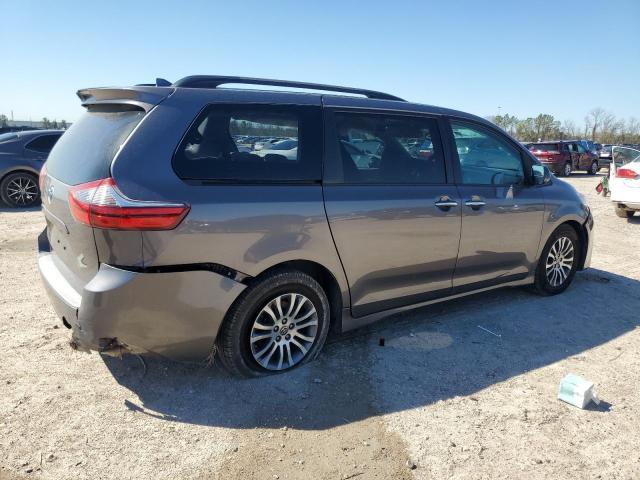 2020 Toyota Sienna xle