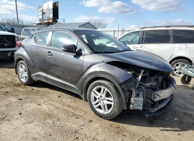 
								2021 Toyota C-hr full									