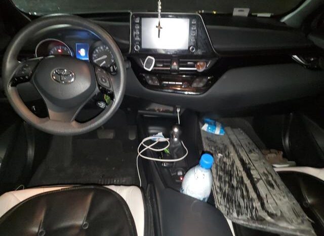 
								2019 Toyota C-hr full									