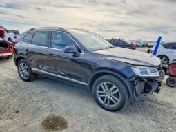 
										2015 Volkswagen Touareg full									