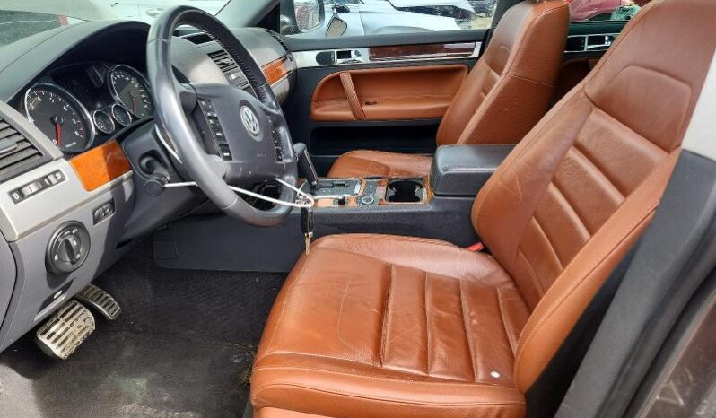 
								2008 Volkswagen Touareg full									