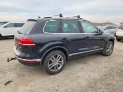 
										2016 Volkswagen Touareg full									
