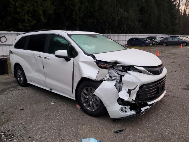 2025 Toyota Sienna xle