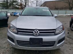 
										2014 Volkswagen Touareg full									