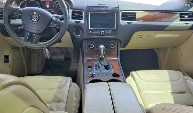
								2013 Volkswagen Touareg full									