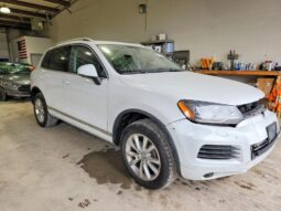 
										2014 Volkswagen Touareg full									