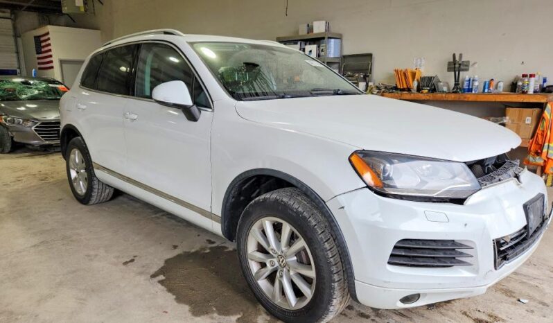 
								2014 Volkswagen Touareg full									