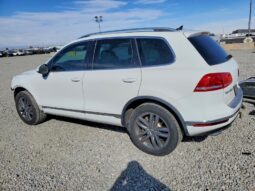 
										2015 Volkswagen Touareg full									
