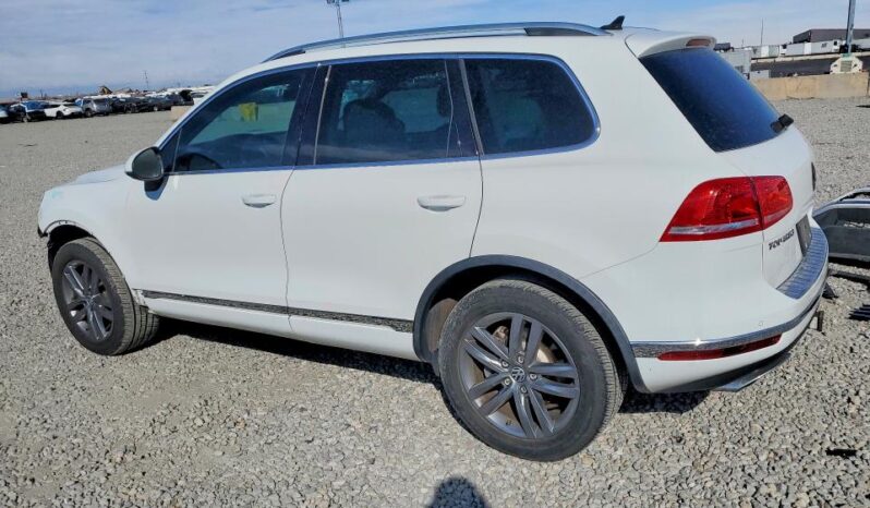 
								2015 Volkswagen Touareg full									