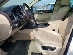 
										2014 Volkswagen Touareg full									