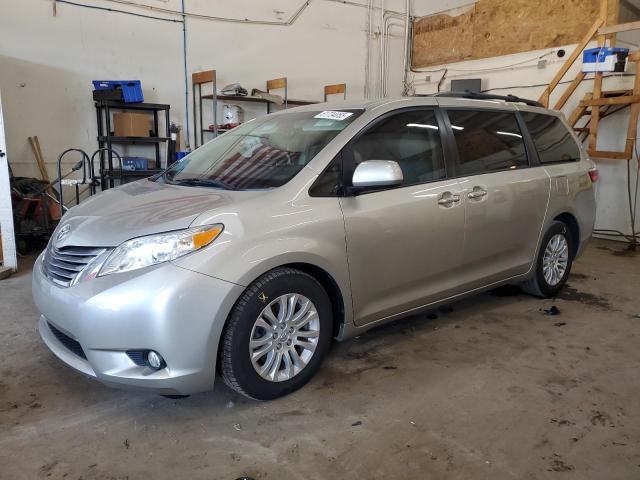 2015 Toyota Sienna xle