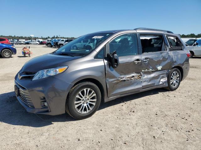 2020 Toyota Sienna xle