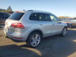 
										2013 Volkswagen Touareg full									