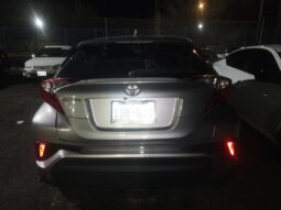 
										2019 Toyota C-hr full									