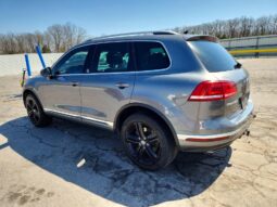 
										2017 Volkswagen Touareg full									
