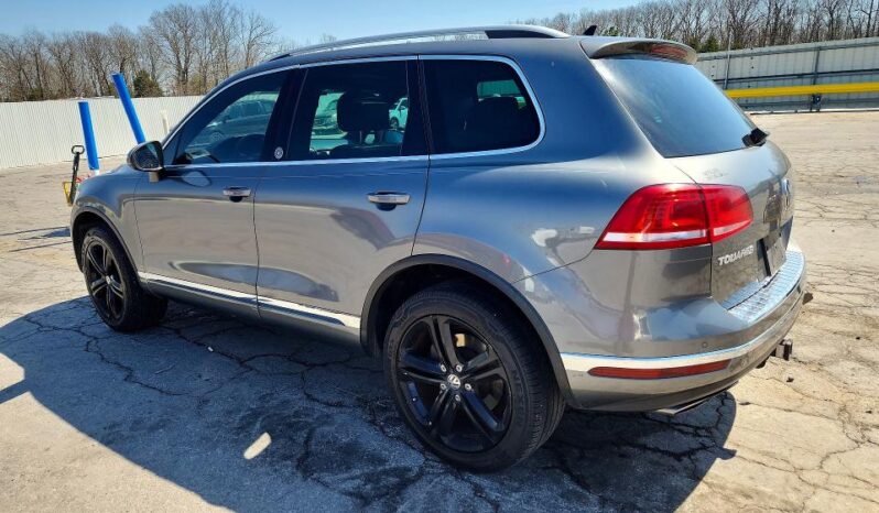 
								2017 Volkswagen Touareg full									