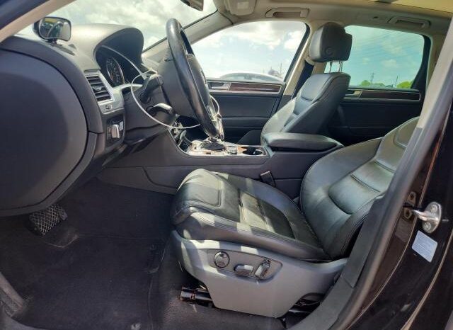
								2015 Volkswagen Touareg full									