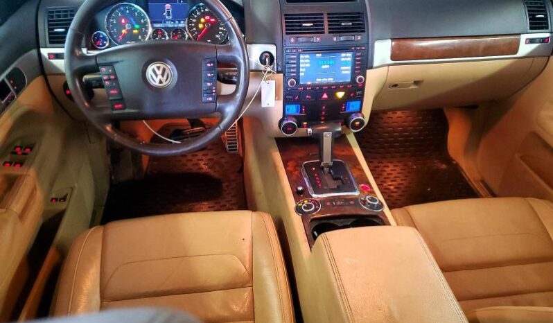 
								2008 Volkswagen Touareg full									