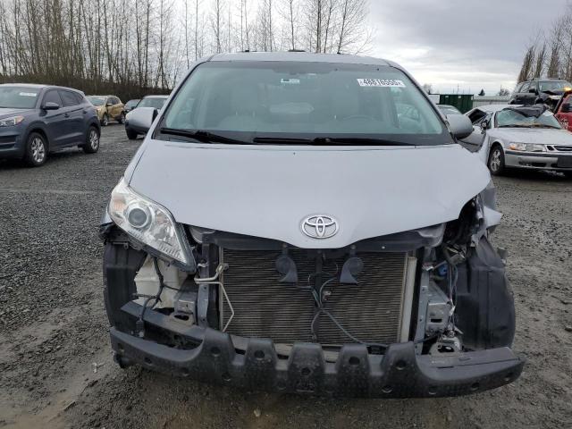 2012 Toyota Sienna xle