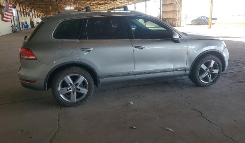 
								2011 Volkswagen Touareg full									