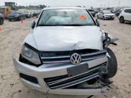 
										2013 Volkswagen Touareg full									