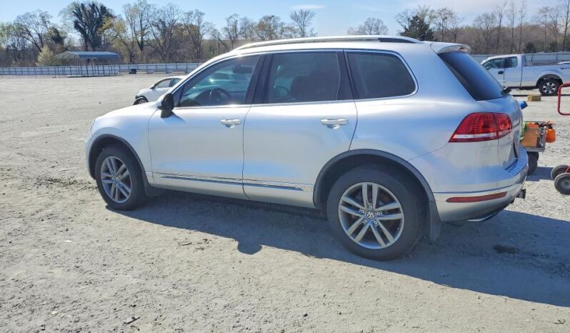
								2016 Volkswagen Touareg full									