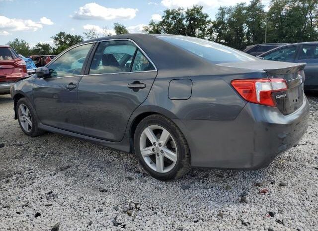 
								2012 Toyota Camry base full									
