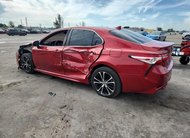 
								2020 Toyota Camry se full									